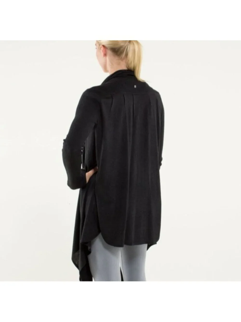 Lululemon Universal Wrap Black